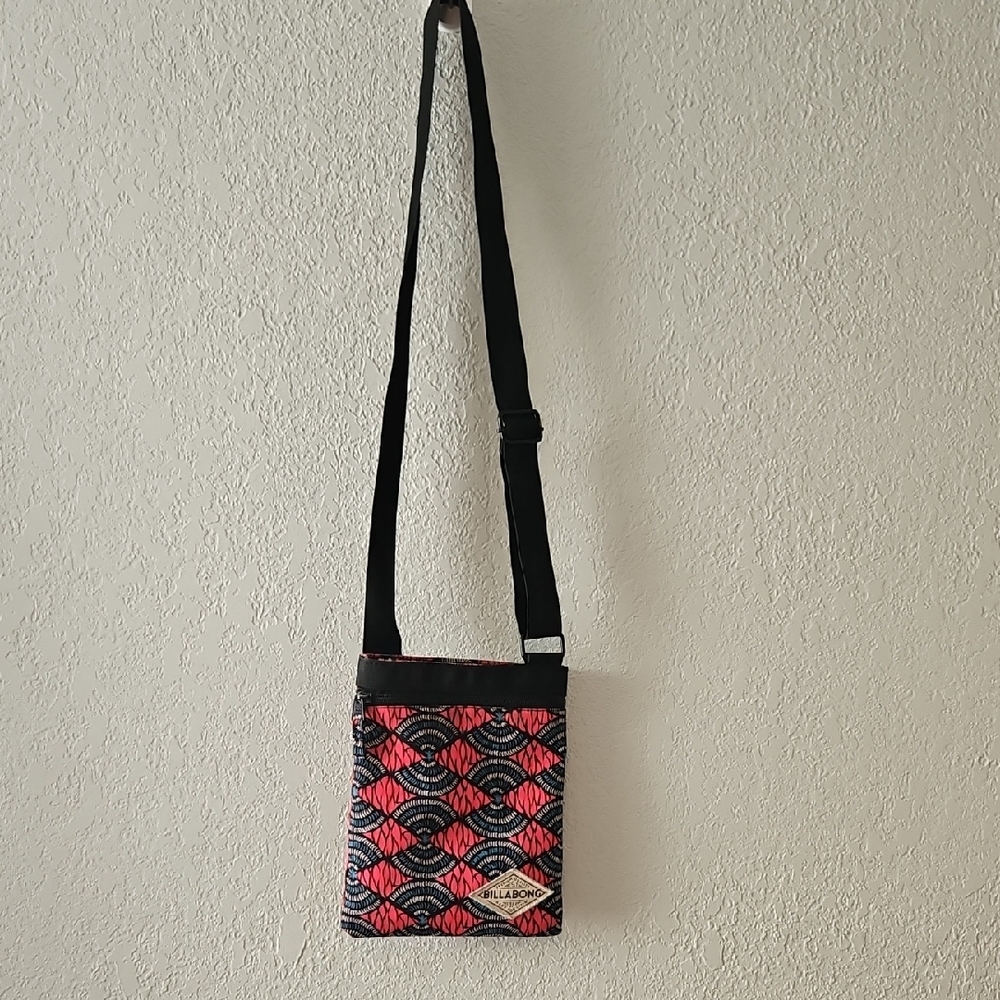 Billabong Crossbody Bag | Red & Black Surf Style